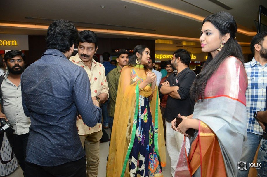 Celebs-At-PSV-Garuda-Vega-Special-Show